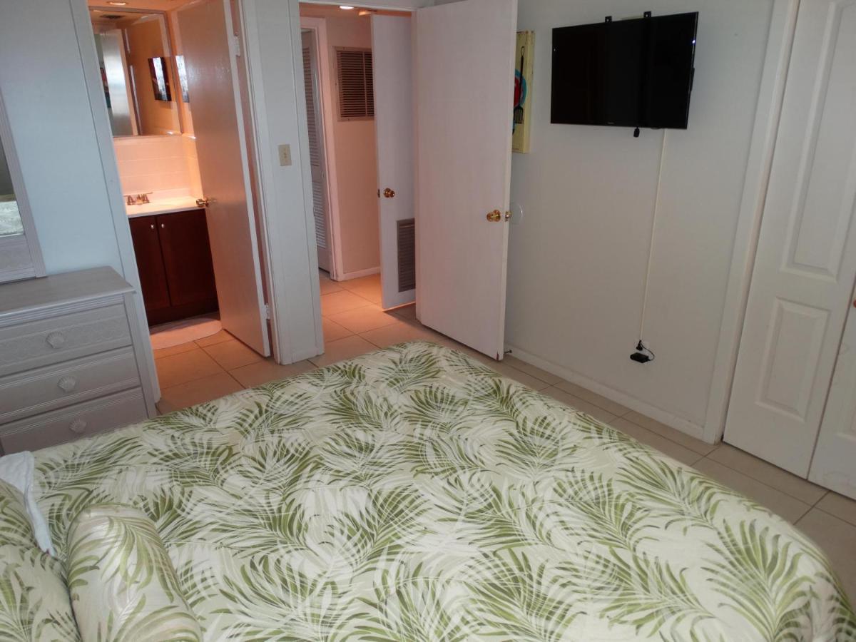 Spanish Main Unit 4- Direct Oceanfront Condo! 코코아비치 외부 사진