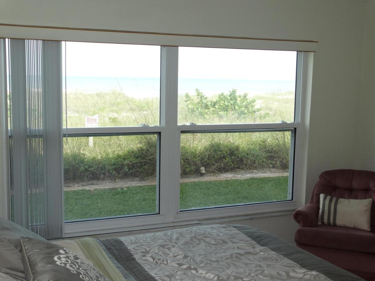 Spanish Main Unit 4- Direct Oceanfront Condo! 코코아비치 외부 사진