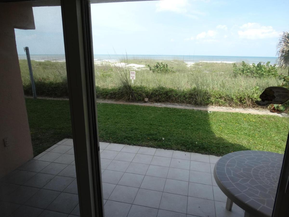 Spanish Main Unit 4- Direct Oceanfront Condo! 코코아비치 외부 사진