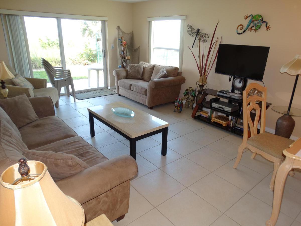 Spanish Main Unit 4- Direct Oceanfront Condo! 코코아비치 외부 사진
