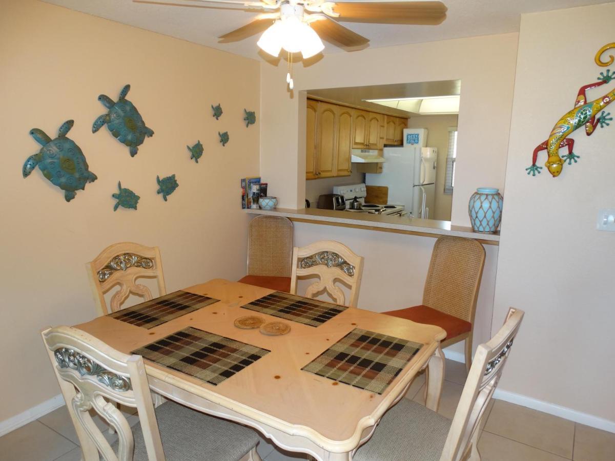 Spanish Main Unit 4- Direct Oceanfront Condo! 코코아비치 외부 사진