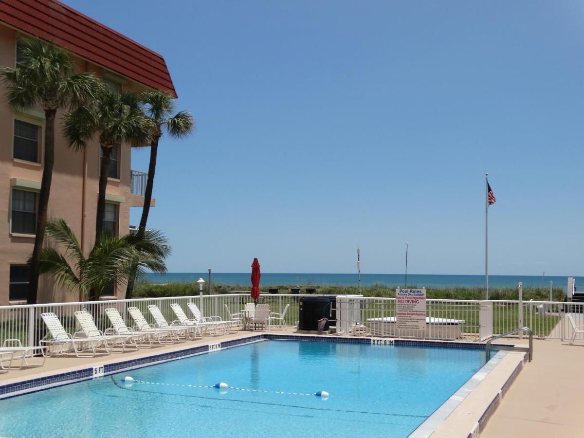 Spanish Main Unit 4- Direct Oceanfront Condo! 코코아비치 외부 사진