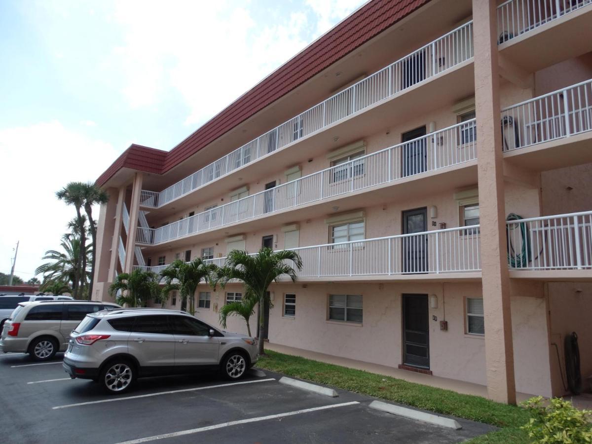 Spanish Main Unit 4- Direct Oceanfront Condo! 코코아비치 외부 사진