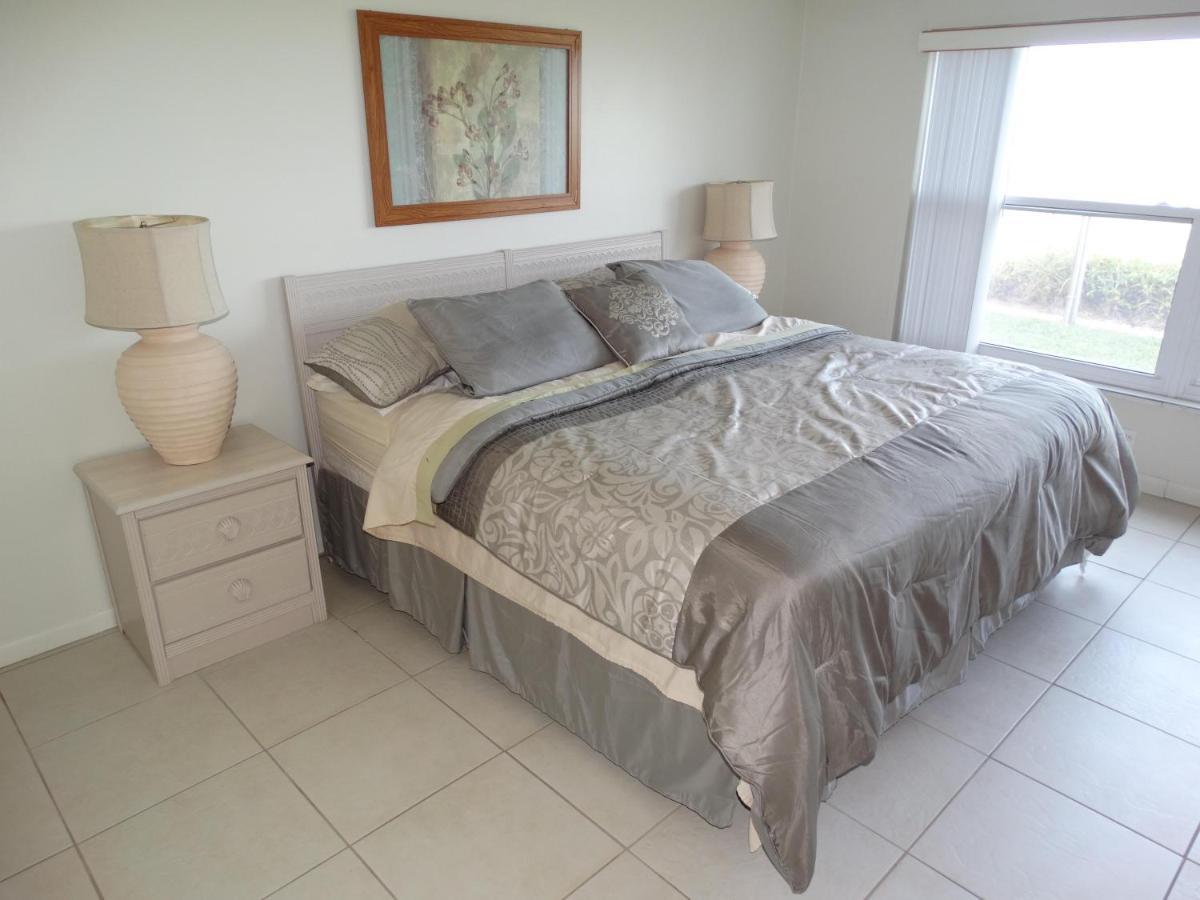 Spanish Main Unit 4- Direct Oceanfront Condo! 코코아비치 외부 사진