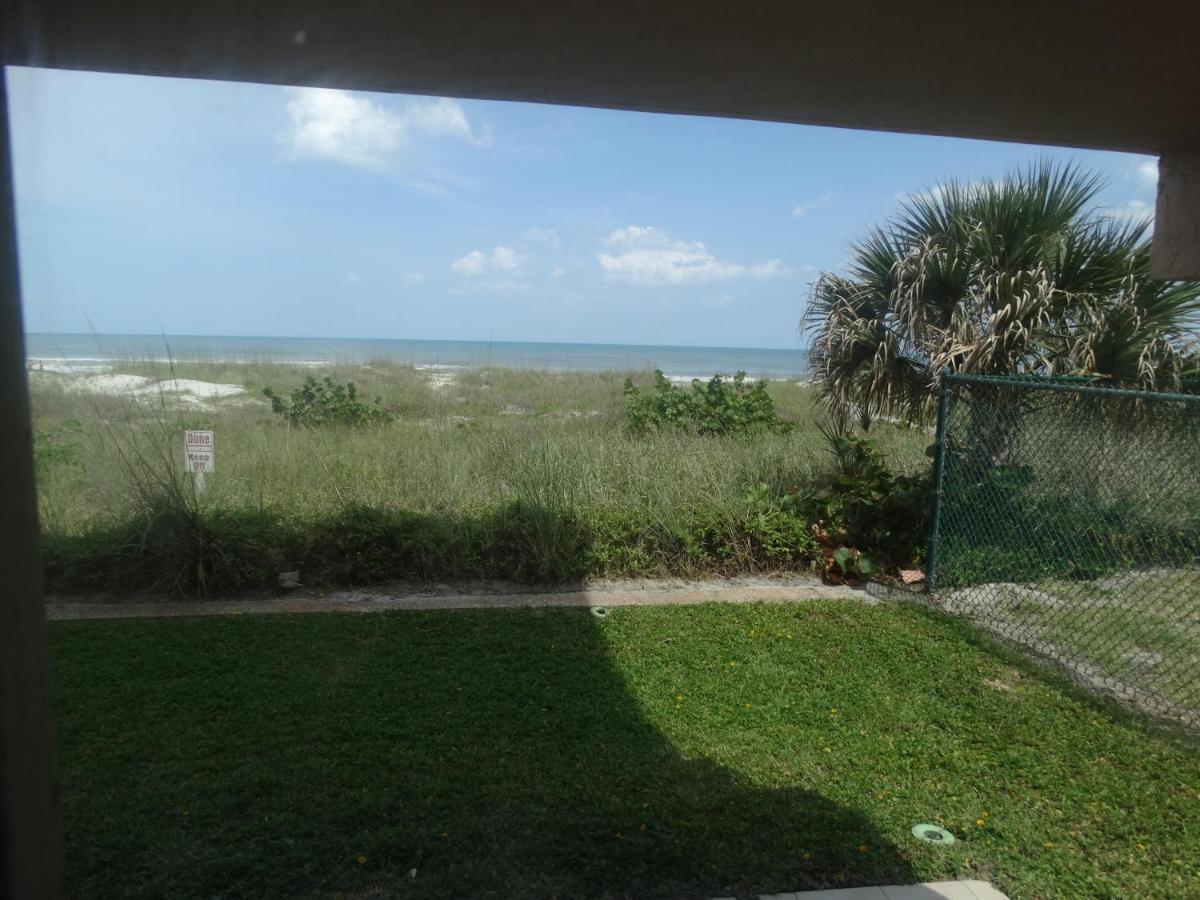 Spanish Main Unit 4- Direct Oceanfront Condo! 코코아비치 외부 사진
