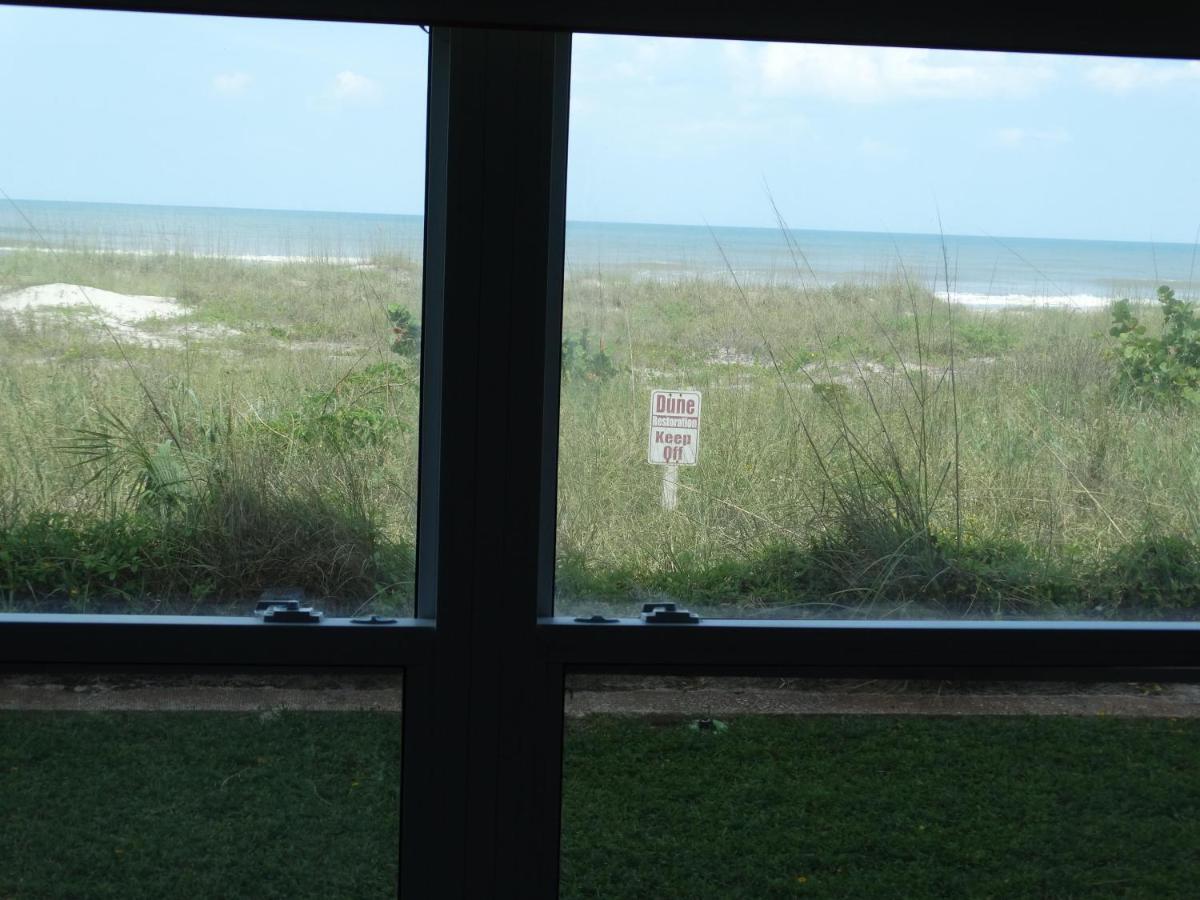 Spanish Main Unit 4- Direct Oceanfront Condo! 코코아비치 외부 사진